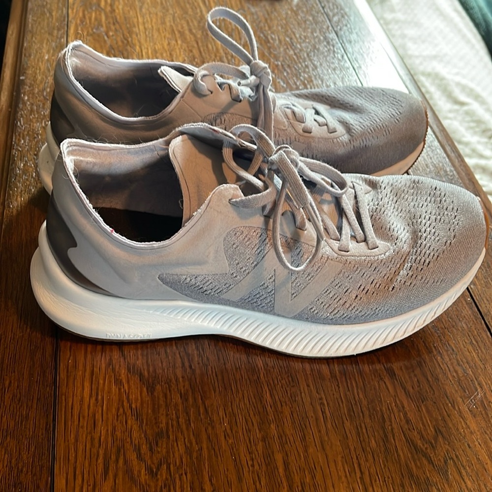 Women’s new balance sneakers